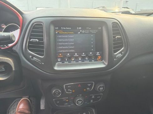 Used 2018 Jeep Compass Trailhawk w/ Leather Interior Group AWD/4WD image 8