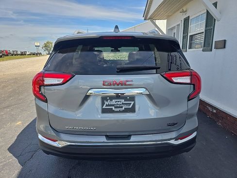 Used 2024 GMC Terrain SLT image 7