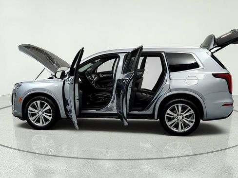 Certified 2024 Cadillac XT6 Premium Luxury w/ Technology Package AWD/4WD image 10