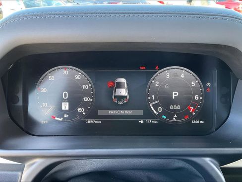 Used 2023 Land Rover Defender 110 SE image 22