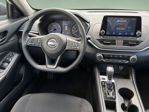 Certified 2025 Nissan Altima 2.5 S FWD image 8