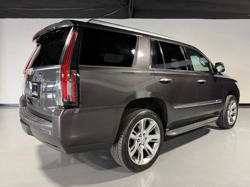 Used 2016 Cadillac Escalade Luxury AWD/4WD image 4