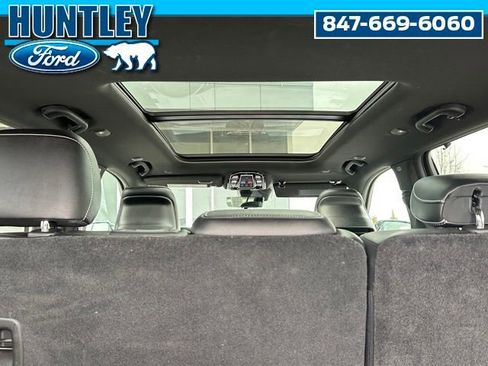 Used 2023 Jeep Grand Cherokee Overland w/ Luxury Tech Group IV image 10