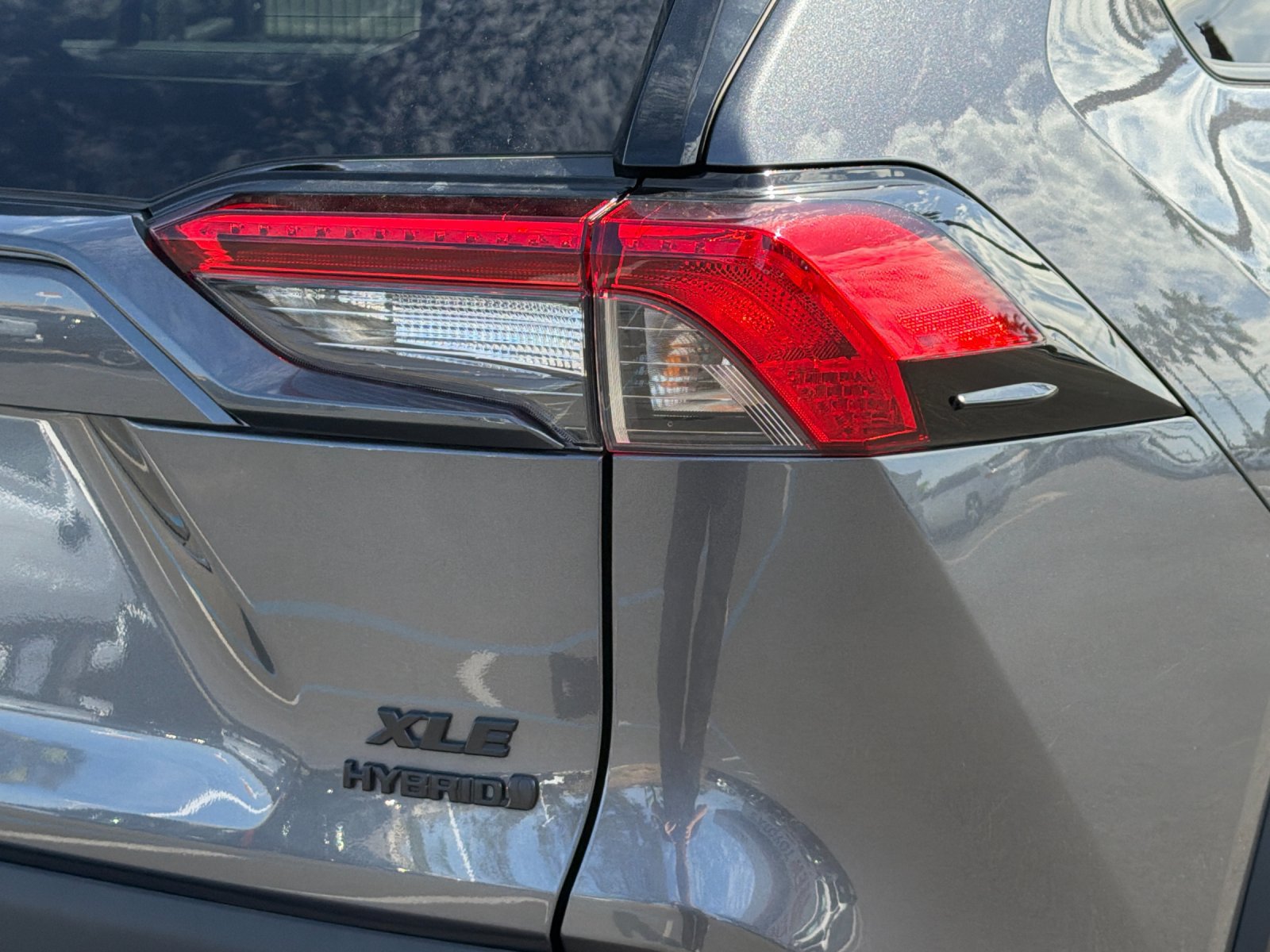 Used 2021 Toyota RAV4 XLE w/ Carpet Mat Package (TMS) AWD/4WD image 24