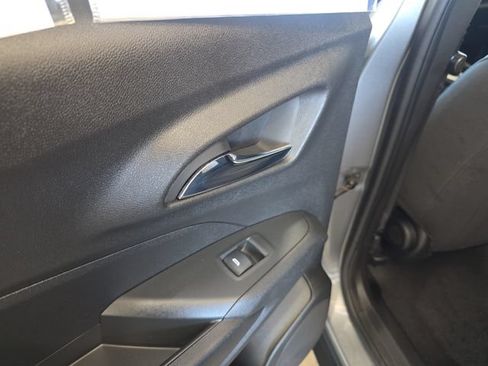 Used 2024 Chevrolet Trax LS FWD image 23