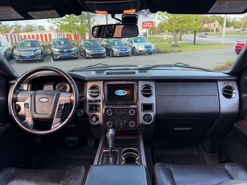 Used 2016 Ford Expedition Platinum image 12