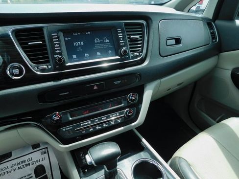 Used 2021 Kia Sedona EX w/ EX Premium Package image 28