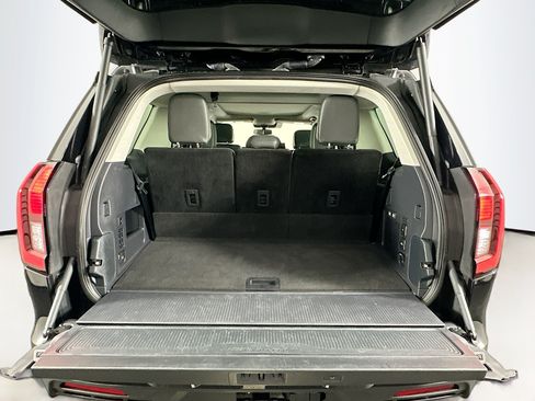 Used 2025 Ford Expedition Active AWD/4WD image 31