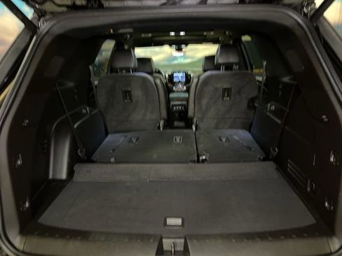 Used 2023 Chevrolet Traverse RS image 63