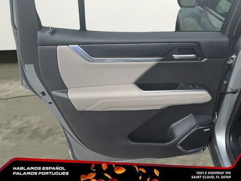 Certified 2026 GMC Acadia Elevation w/ Elevation Premium Package FWD image 23