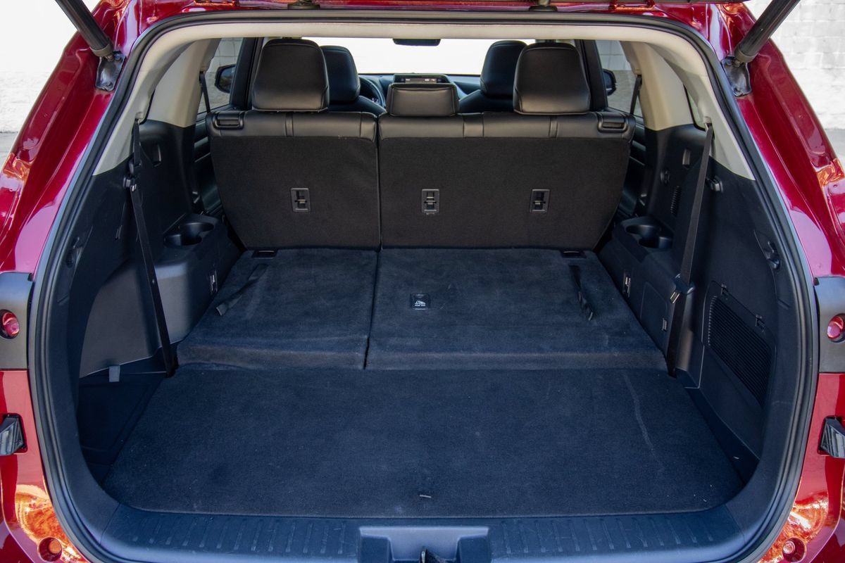 Used 2020 Toyota Highlander XLE FWD image 44