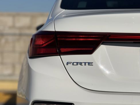 Used 2021 Kia Forte LXS image 12