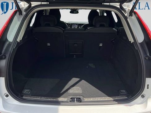 Used 2024 Volvo XC60 B5 Plus w/ Climate Package AWD/4WD image 12