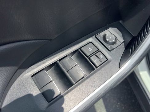 Used 2025 Toyota RAV4 XLE FWD image 25