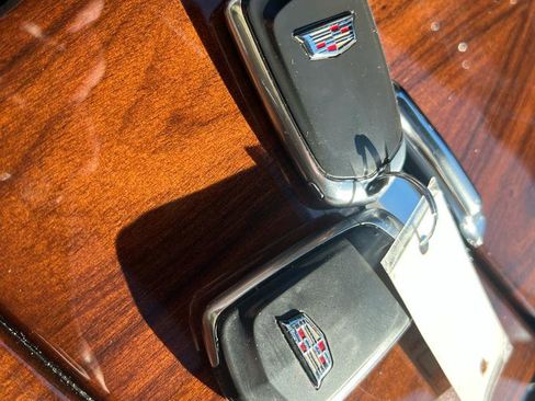 Used 2017 Cadillac Escalade ESV Luxury image 22