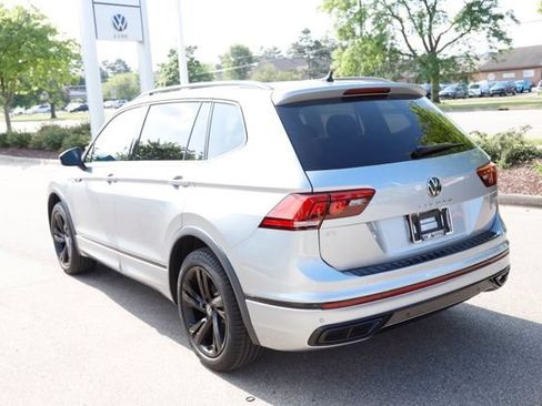 Used 2024 Volkswagen Tiguan SE R-Line AWD/4WD image 5