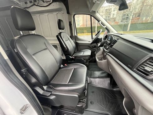Used 2023 Ford Transit 250 Medium Roof AWD image 25