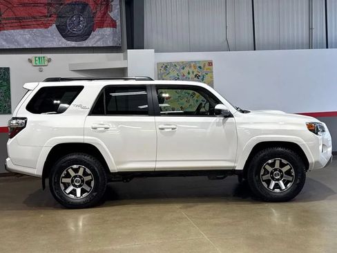 Used 2019 Toyota 4Runner TRD Off-Road AWD/4WD image 3