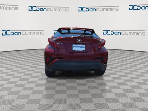 Used 2018 Toyota C-HR XLE FWD image 7