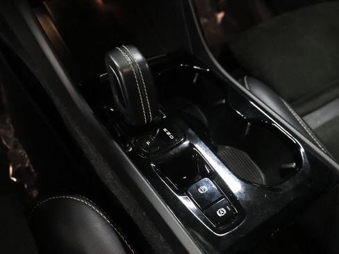 Used 2020 Volvo XC40 T5 R-Design w/ Protection Package Premier image 31