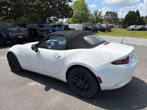 Used 2019 MAZDA MX-5 Miata Sport w/ I-ACTIVSENSE Sport Package RWD image 5