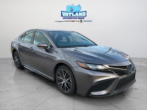 Used 2023 Toyota Camry SE image 7