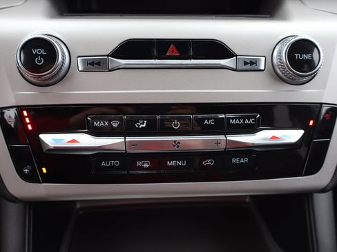 Used 2023 Ford Explorer XLT w/ Equipment Group 202A image 24