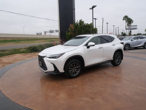 Certified 2024 Lexus NX 250 FWD w/ Premium Package image 6
