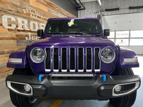 Used 2023 Jeep Wrangler Unlimited Sahara w/ Cold Weather Group AWD/4WD image 36