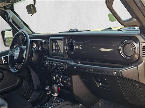 Used 2022 Jeep Wrangler Unlimited Sport AWD/4WD image 21