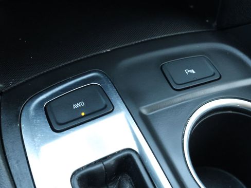 Used 2024 Chevrolet Equinox LT image 23