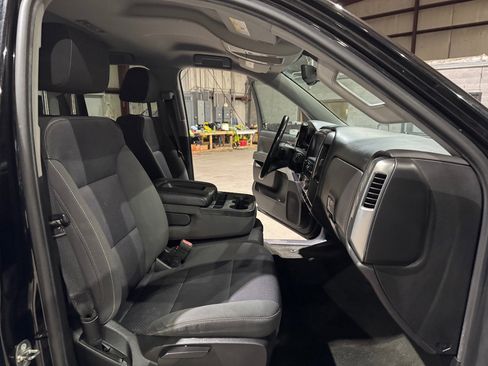 Used 2018 Chevrolet Silverado 1500 LT image 25