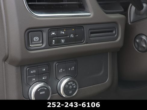 Used 2023 GMC Yukon SLT w/ SLT Premium Package image 56