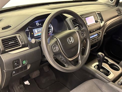 Used 2017 Honda Pilot LX image 18