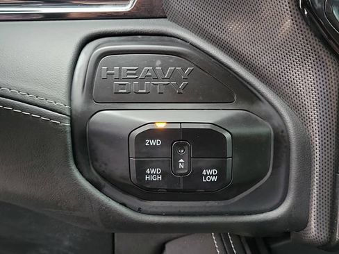 Used 2025 RAM 3500 Limited AWD/4WD image 33