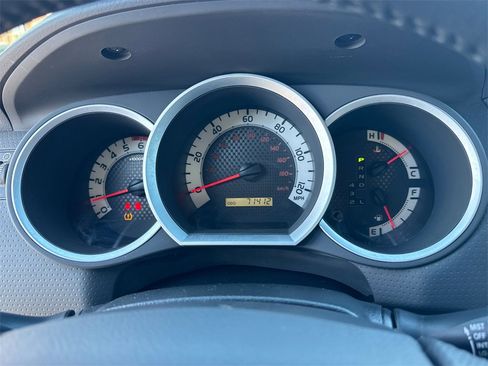 Used 2015 Toyota Tacoma PreRunner image 27