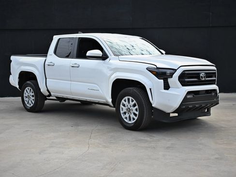 Used 2024 Toyota Tacoma SR5 w/ SR5 Upgrade Package RWD image 1