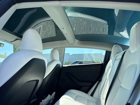 Used 2022 Tesla Model 3 image 7