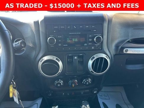 Used 2017 Jeep Wrangler Sahara w/ Connectivity Group image 21