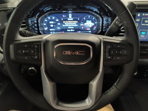 Used 2023 GMC Sierra 1500 Elevation image 9