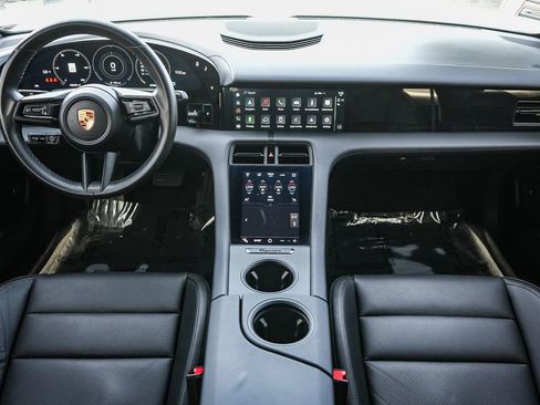 Used 2021 Porsche Taycan image 12