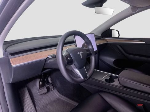 Used 2023 Tesla Model Y Long Range AWD/4WD image 9
