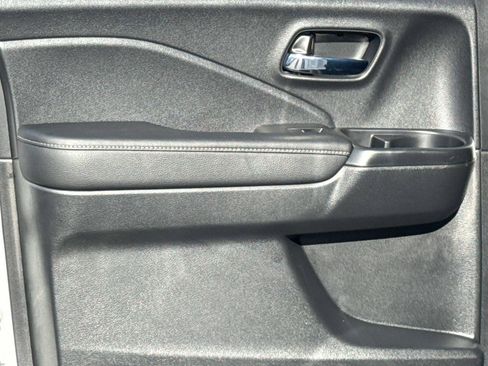 Certified 2025 Honda Ridgeline RTL image 12