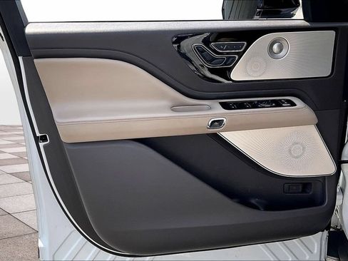 Used 2020 Lincoln Aviator Grand Touring w/ Equipment Group 302A AWD/4WD image 23