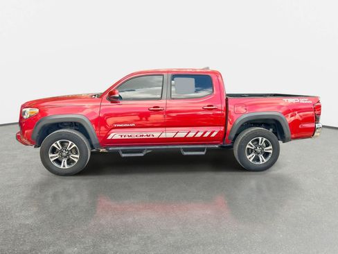 Used 2018 Toyota Tacoma TRD Off-Road RWD image 4