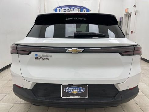 New 2026 Chevrolet Equinox EV LT image 17