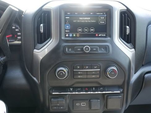 Used 2022 Chevrolet Silverado 2500 Custom w/ Custom Value Package AWD/4WD image 26