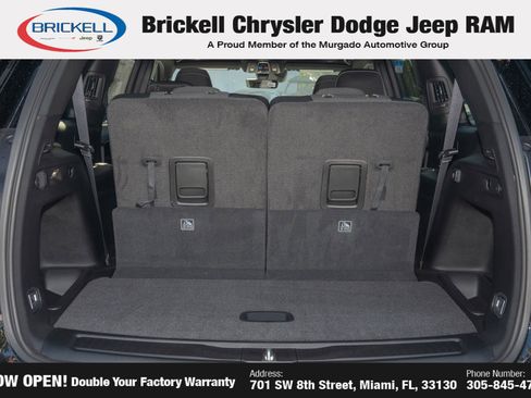 New 2025 Jeep Grand Cherokee L Laredo image 9