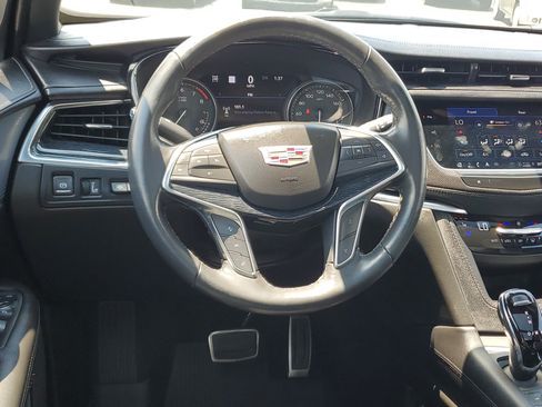 Used 2023 Cadillac XT5 Premium Luxury w/ Technology Package AWD/4WD image 11