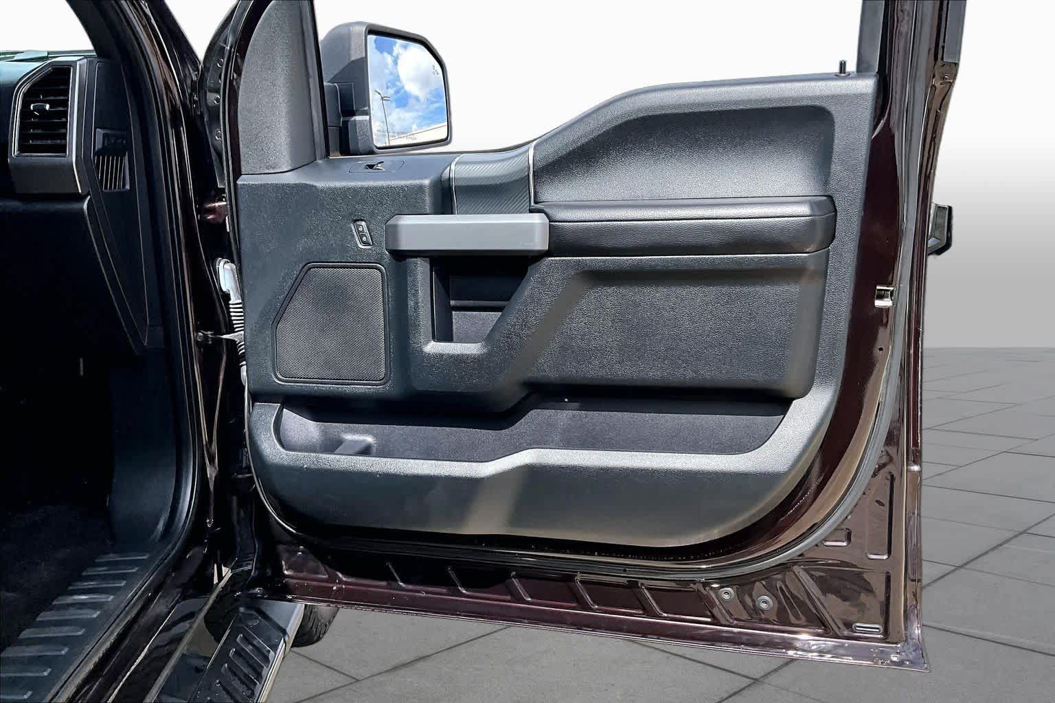 Used 2018 Ford F150 XLT w/ Equipment Group 302A Luxury AWD/4WD image 23